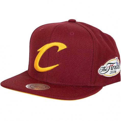 Mitchell & Ness Snapback Cap Tonal in Gold Cleveland Cavalier weinrot/gold 