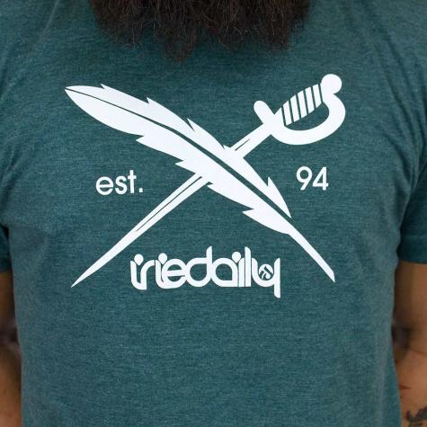 Iriedaily T-Shirt Daily Flag dunkelgrün 