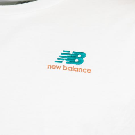 New Balance Essential Embroidered T-Shirt weiß 