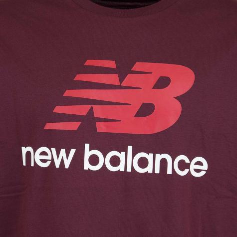 New Balance T-Shirt Essentials Stacked weinrot 