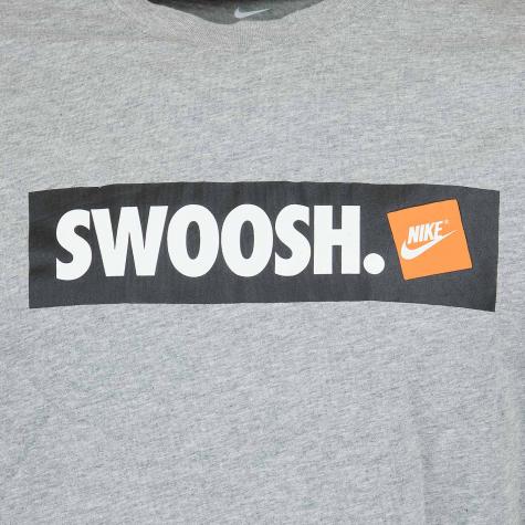 Nike T-Shirt Swoosh Bumper Sticker grau/weiß 