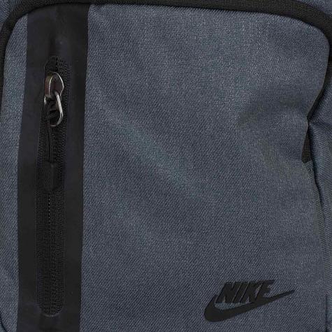 Nike Tasche Tech Small Items grau 