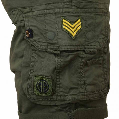 Alpha Industries Shorts Crew Patch oliv 