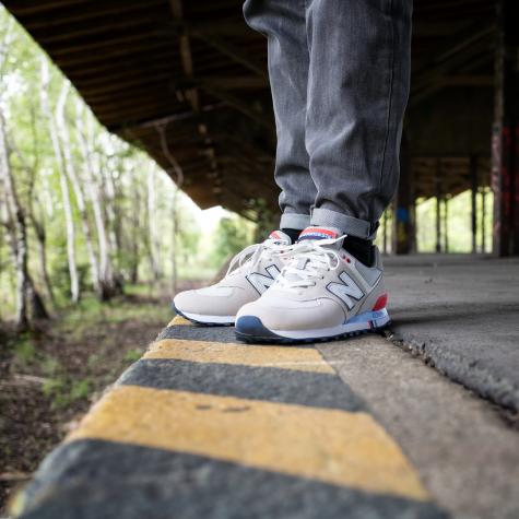 New Balance Sneaker 574 Leder/Textil beige/blau/rot 