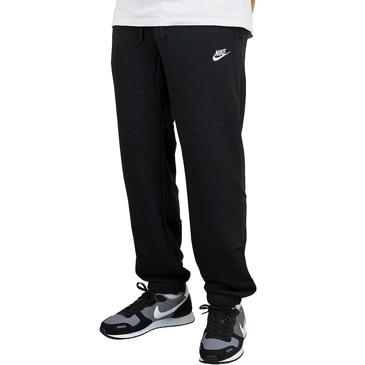 Nike Sweatpant Club French Terry CF schwarz/weiß hier bestellen!