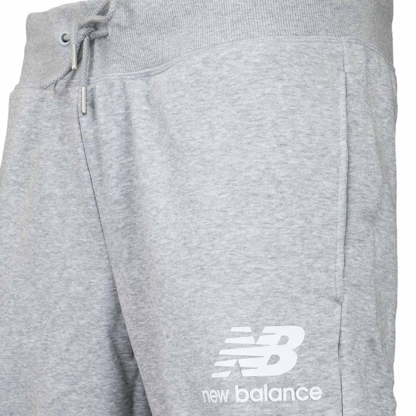 New Balance Sweatpant Essentials Stack grau hier bestellen!